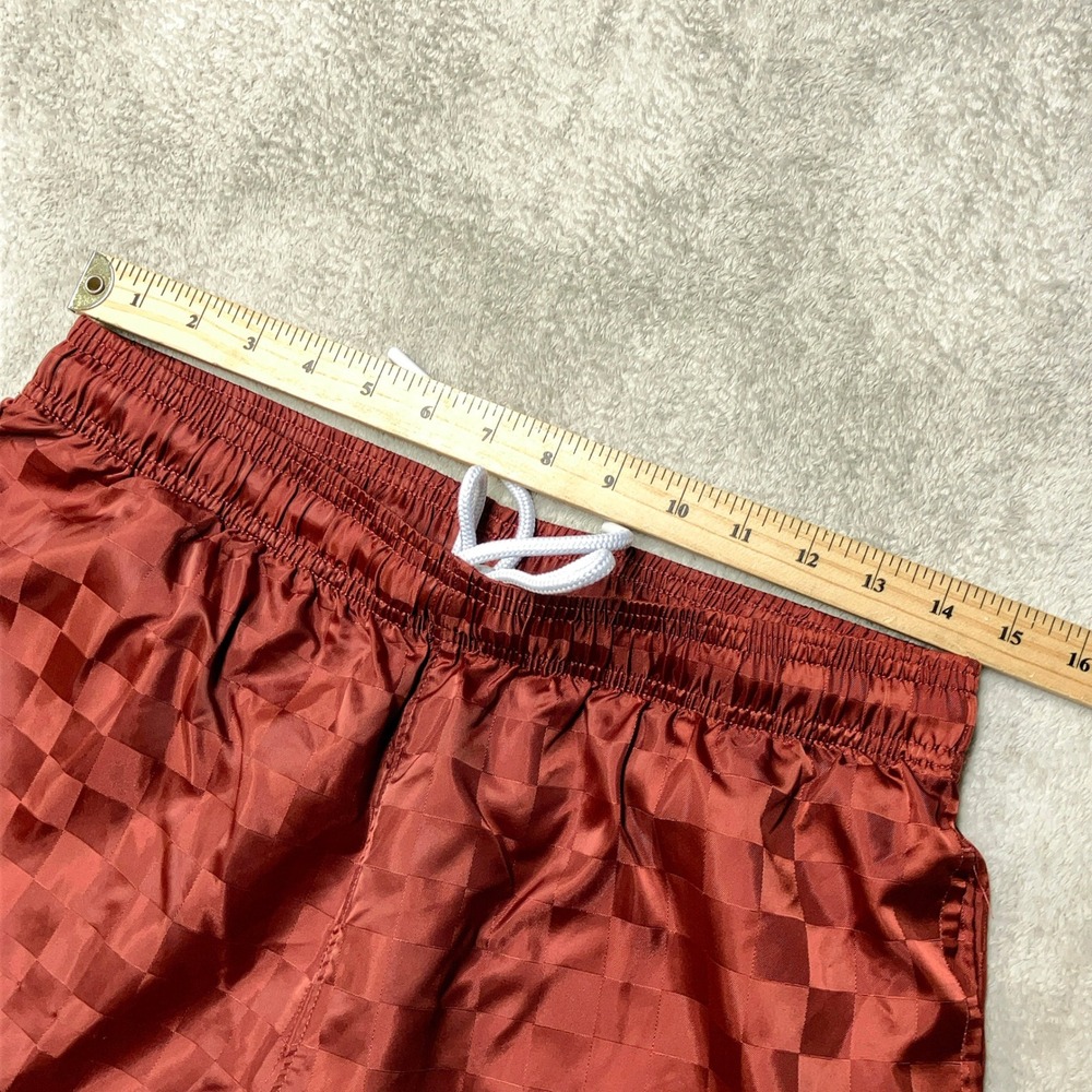 Vintage Y2K Umbro Shiny Checkered Soccer Shorts 100% Nylon Red Dazzle 5" Mens M - Picture 5 of 8